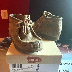 Clarks' originals suede boys Wallabee size 10.5